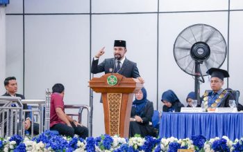 Al-Farlaky Sampaikan Orasi Ilmiah di Wisuda UNSAM