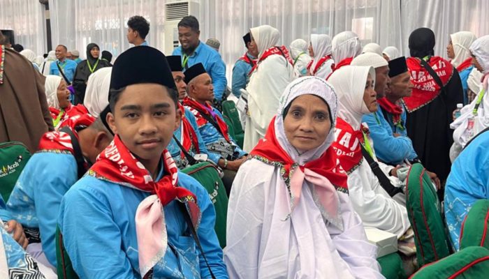 Gantikan Ayah yang Wafat, Remaja 16 Tahun Ini Jadi Jemaah Haji Termuda Aceh