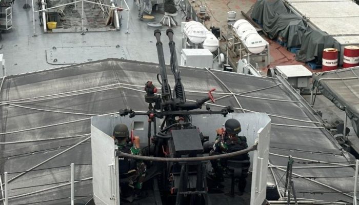 KRI Teluk Sibolga Asah Kesiapan Hadapi Ancaman Udara