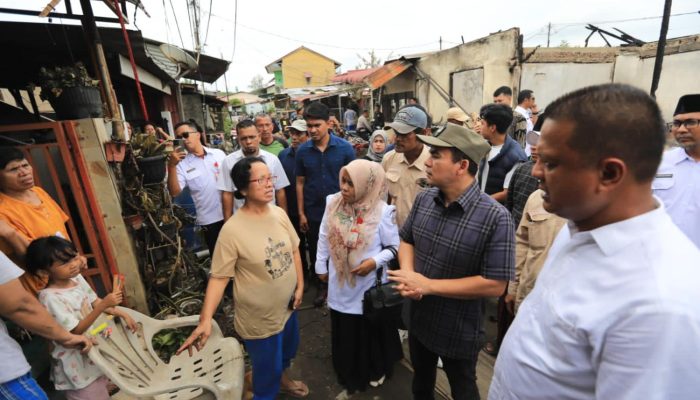 Wali Kota Tinjau Lokasi Kebakaran Pardede, Salurkan Bantuan untuk Korban