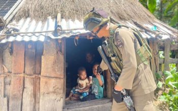 Satgas Ops Damai Cartenz Gelar Patroli Humanis di Sinak
