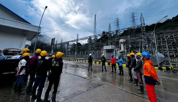 PLN Kerahkan Ratusan Personel Pulihkan Listrik Aceh
