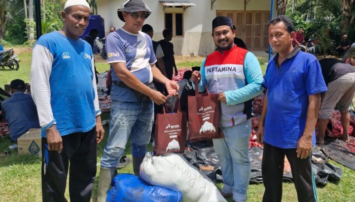 PAG Tebar Daging Kurban untuk Warga Lingkungan