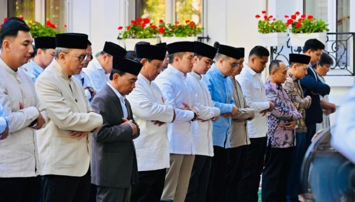Prabowo Salat Iduladha Bersama Diaspora Indonesia di Paris