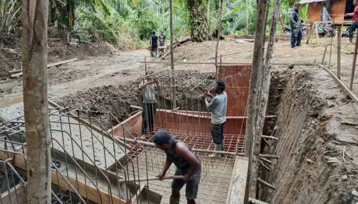 Kodim Aceh Utara Lanjutkan Pembangunan Jembatan Perintis di Tanah Luas