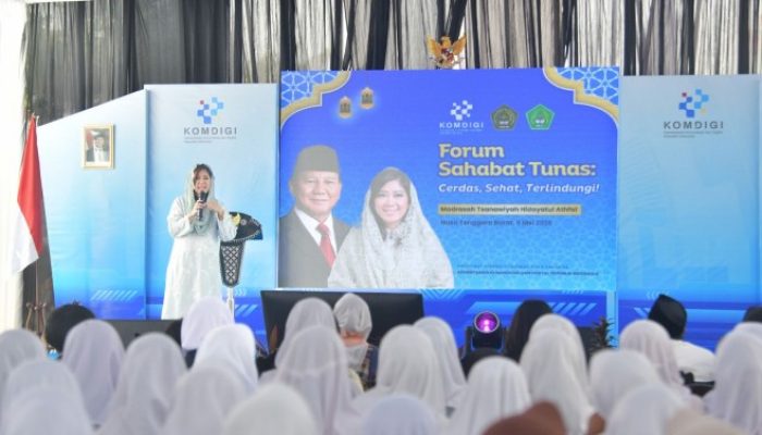Meutya Tekankan Kesadaran Digital, Siswa Diminta Bijak Bermedia