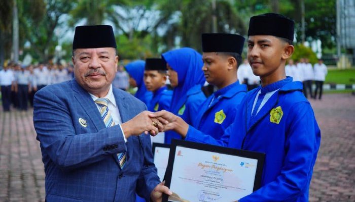 Bupati TRK Tekankan Tiga Pilar Pendidikan pada Hardiknas 2026