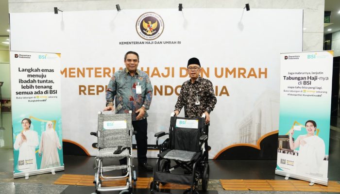 BSI Salurkan 600 Kursi Roda untuk Jemaah Haji Indonesia
