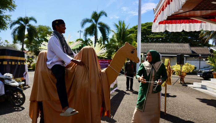 Replika Unta Curian Perhatian di Pawai 1 Muharram Banda Aceh