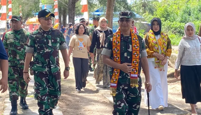 Pangdam Santuni Anak Yatim dan Ziarah ke Makam Ulama di Simeulue