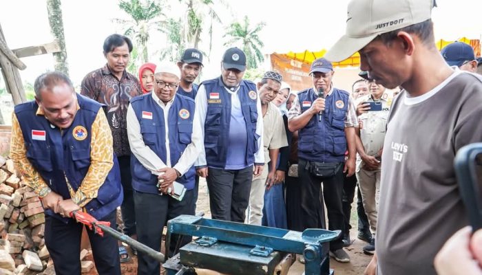 BNPP RI Gelar Pelatihan Genteng dari Lumpur Banjir
