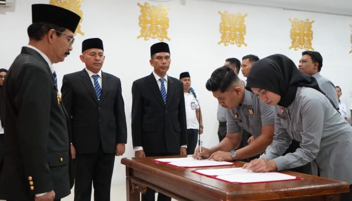 Meurah Budiman Lantik 14 PNS Kemenkum Aceh