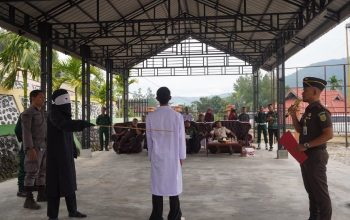 Enam Terpidana Dicambuk, Satu Ditunda karena Hamil