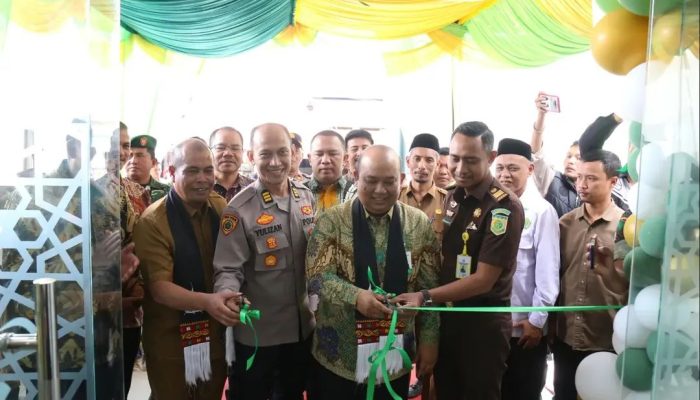Sekda Bener Meriah Resmikan Gedung Baru Bank Aceh Syariah