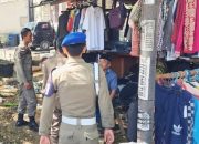 Satpol PP-WH Banda Aceh Tertibkan Pedagang “Thrifting” di Depan Rumah Warga