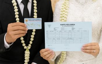 Pengantin di Tiga Masjid Banda Aceh Langsung Terima Dokumen Baru