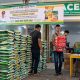 Seribu Paket Sembako Bersubsidi Diserbu Warga Banda Aceh