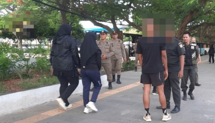 Satpol PP-WH Ingatkan Warga Patuhi Busana Islami Saat Berolahraga