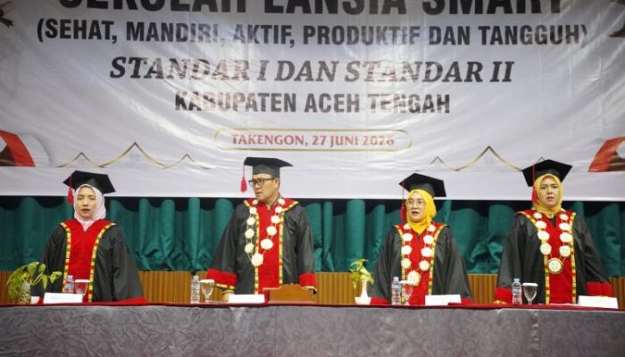 Bupati Aceh Tengah Wisuda 556 Peserta Sekolah Lansia