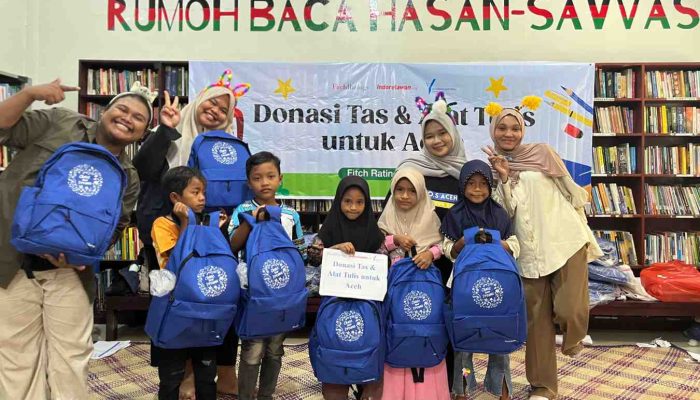 YSAP Salurkan 300 Tas Sekolah untuk Penyintas Banjir Aceh
