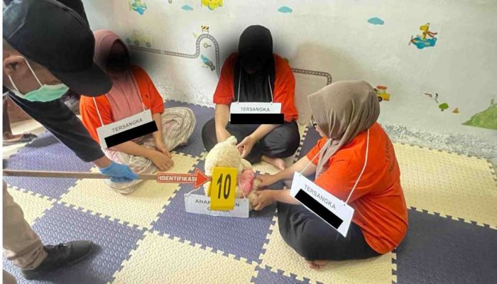 Rekonstruksi Kasus Penganiayaan Batita di Daycare Lamgugob Peragakan 62 Adegan