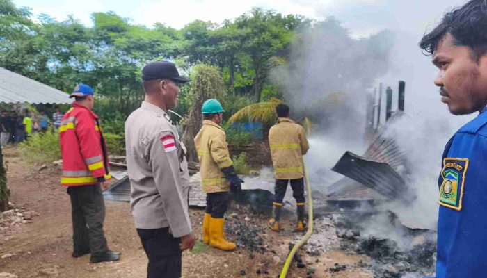 Rumah Semi Permanen di Kajhu Terbakar, Diduga Berawal dari Ledakan