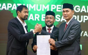 Muhammad Nasir Resmi Jabat Komisaris Utama Bank Aceh Syariah
