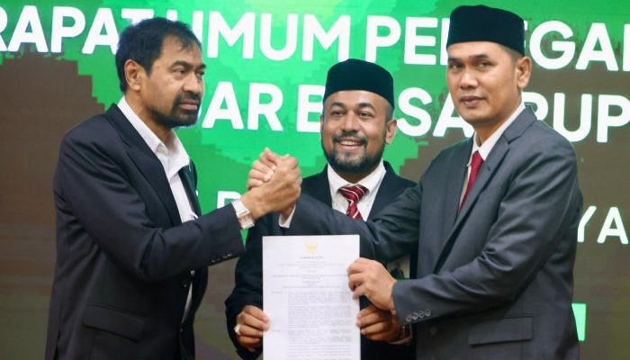 Muhammad Nasir Resmi Jabat Komisaris Utama Bank Aceh Syariah