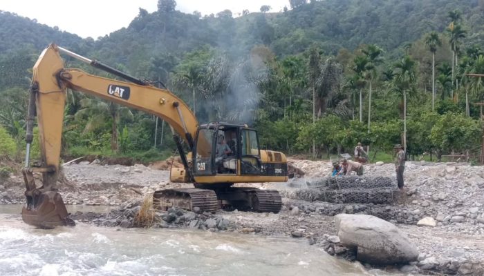 Cegah Banjir Normalisasi Sungai Pantai Timur Dikebut
