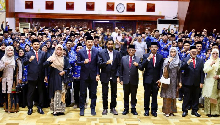 Mualem Lantik 248 Kepala Sekolah, Tegaskan Jaga Akhlak Siswa