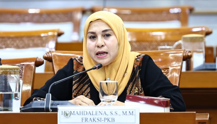 Mahdalena Desak Kemenag Perhatikan Kesejahteraan Guru Swasta Setara