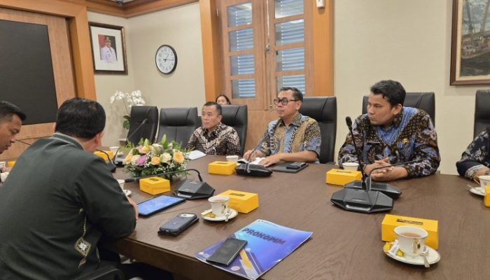 Bupati Haili Yoga Ajukan Hibah Kendaraan ke Pemprov DKI
