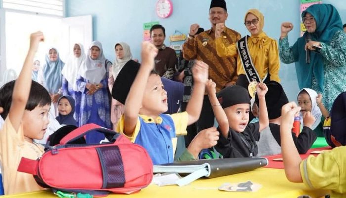 Bupati dan Bunda PAUD Minta Orang Tua Batasi Ponsel Anak