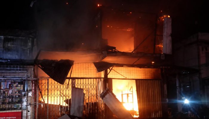 Ruko Depot Air Minum di Banda Aceh Terbakar