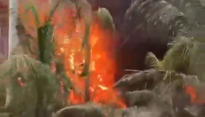 Sumur Minyak Ilegal di Aceh Timur Terbakar, Api Masih Berkobar