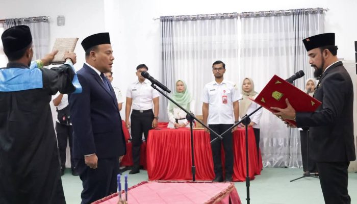 Bupati Al-Farlaky Lantik Pj Sekda, Prioritaskan Penanganan Banjir