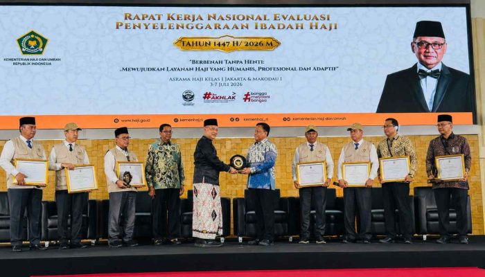 Polri Raih Penghargaan atas Kontribusi Penyelenggaraan Haji