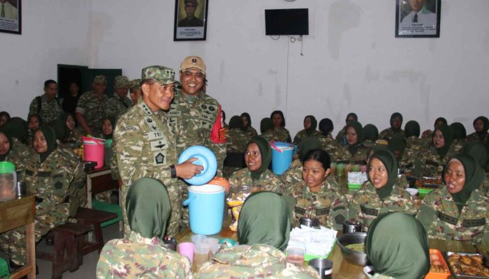 Sekjen Kemhan Tinjau Program Bela Negara SPPI di Malang