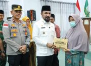 Al-Farlaky Serahkan Santunan Tahap III Korban Banjir Aceh Timur