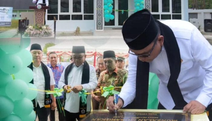 Kajati Aceh Resmikan Musholla Pembinaan Adhyaksa di Pidie Jaya