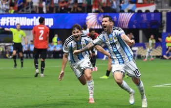 Diwarnai Dua Keputusan Kontroversial, Argentina Menang Dramatis 3-2 Atas Mesir