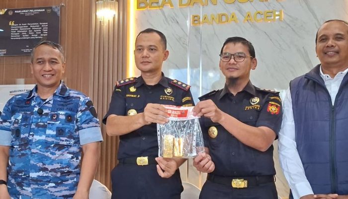 Bea Cukai Gagalkan Penyelundupan Hampir 900 Mayam Emas ke Malaysia
