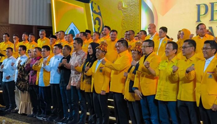 Bahlil Lantik Pengurus Golkar Aceh, Kader Muda Mendominasi Kepengurusan