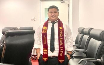 Nanda Rezeki, Alumnus Al Zahrah Lulus Cum Laude sebagai Sarjana Komunikasi