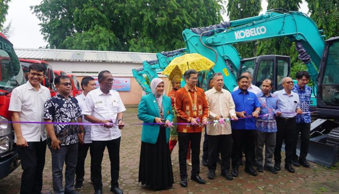 Jepang Hibahkan Delapan Alat Berat Perkuat Penanganan Bencana Aceh