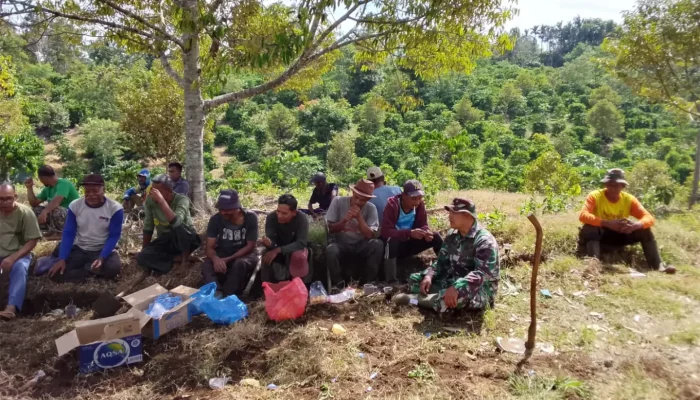 Babinsa Ajak Warga Musara Pakat Waspadai Bahaya Karhutla