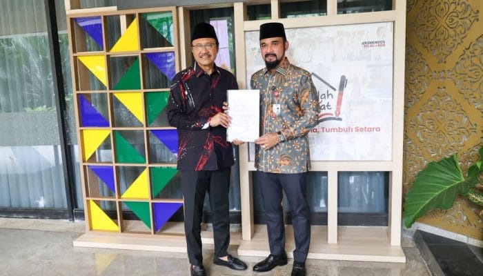 Bupati Al-Farlaky Perjuangkan Jadup Korban Banjir Aceh Timur