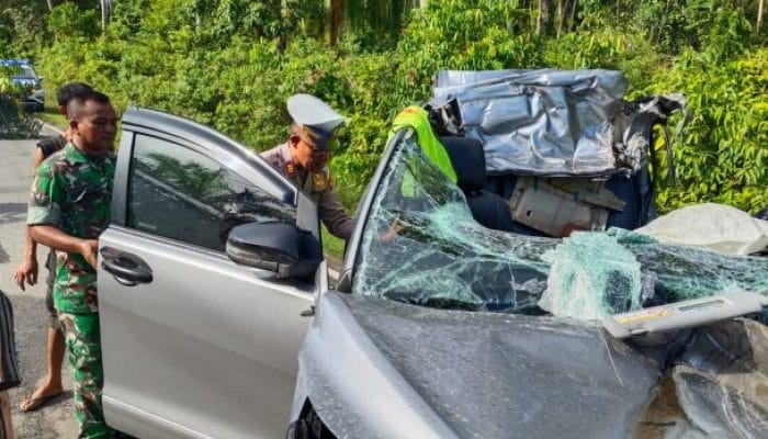 Innova Tabrak Fuso Parkir, Dua Orang Tewas di Aceh Selatan