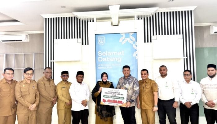 Bank Aceh Serahkan Zakat Perusahaan Rp400 Juta