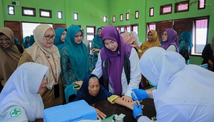 Ketua Posyandu Aceh Besar Tinjau Layanan Kesehatan Gratis